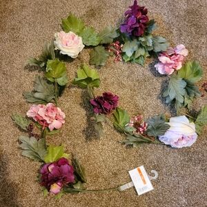 🌺🌸 Light pink and purple flower 5 ft garland